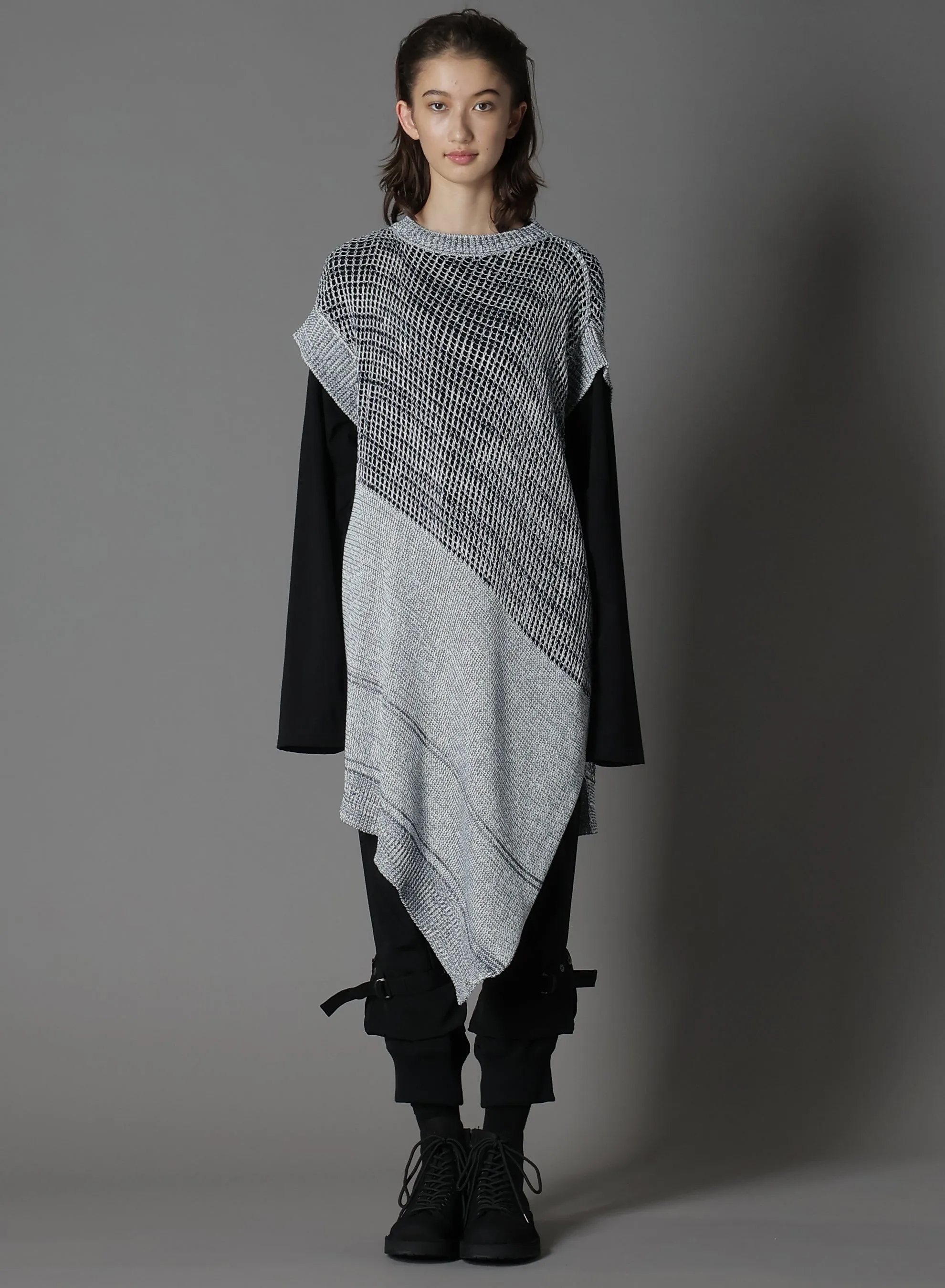 CODE YARN MESH LONG KNIT VEST