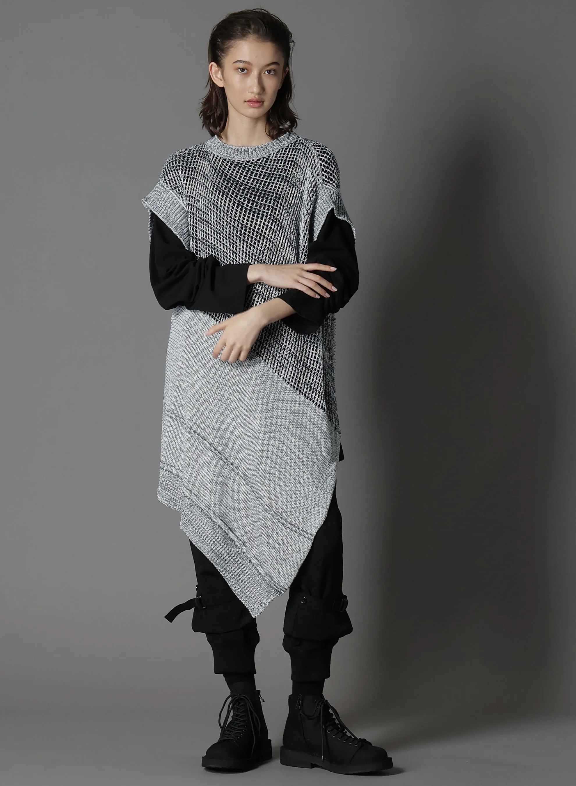 CODE YARN MESH LONG KNIT VEST