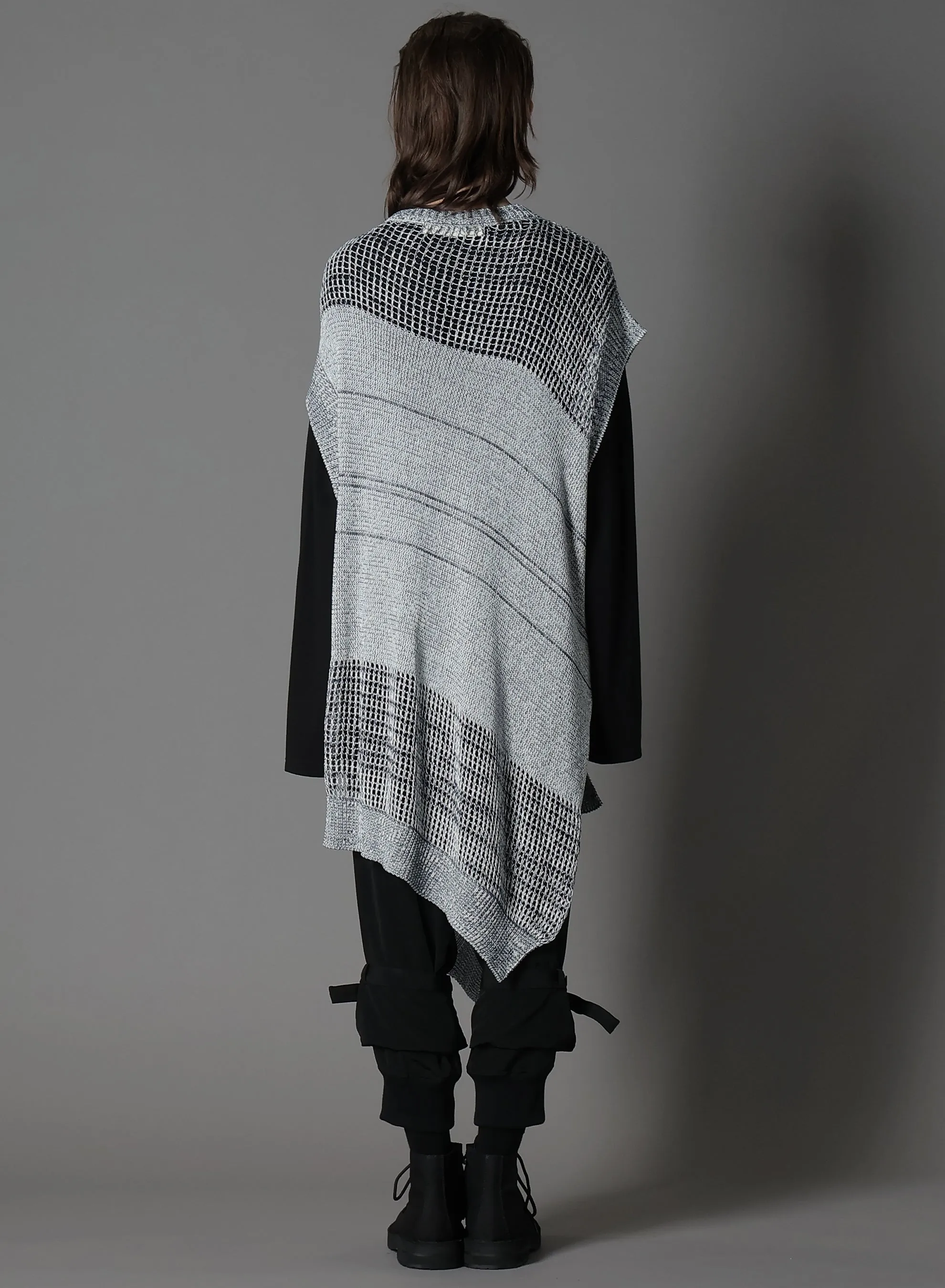 CODE YARN MESH LONG KNIT VEST