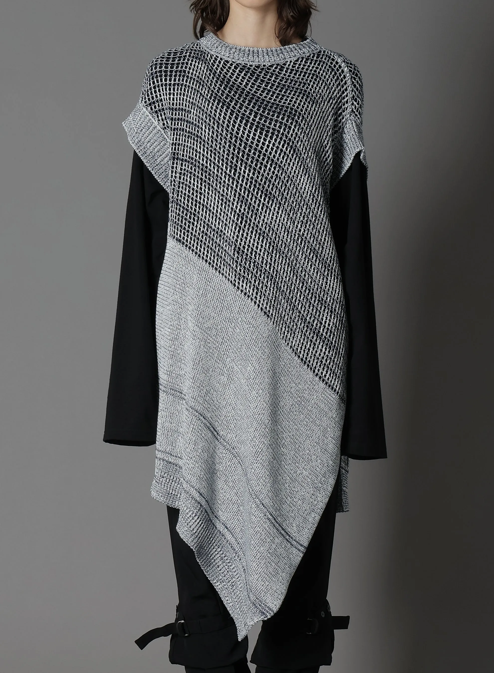 CODE YARN MESH LONG KNIT VEST