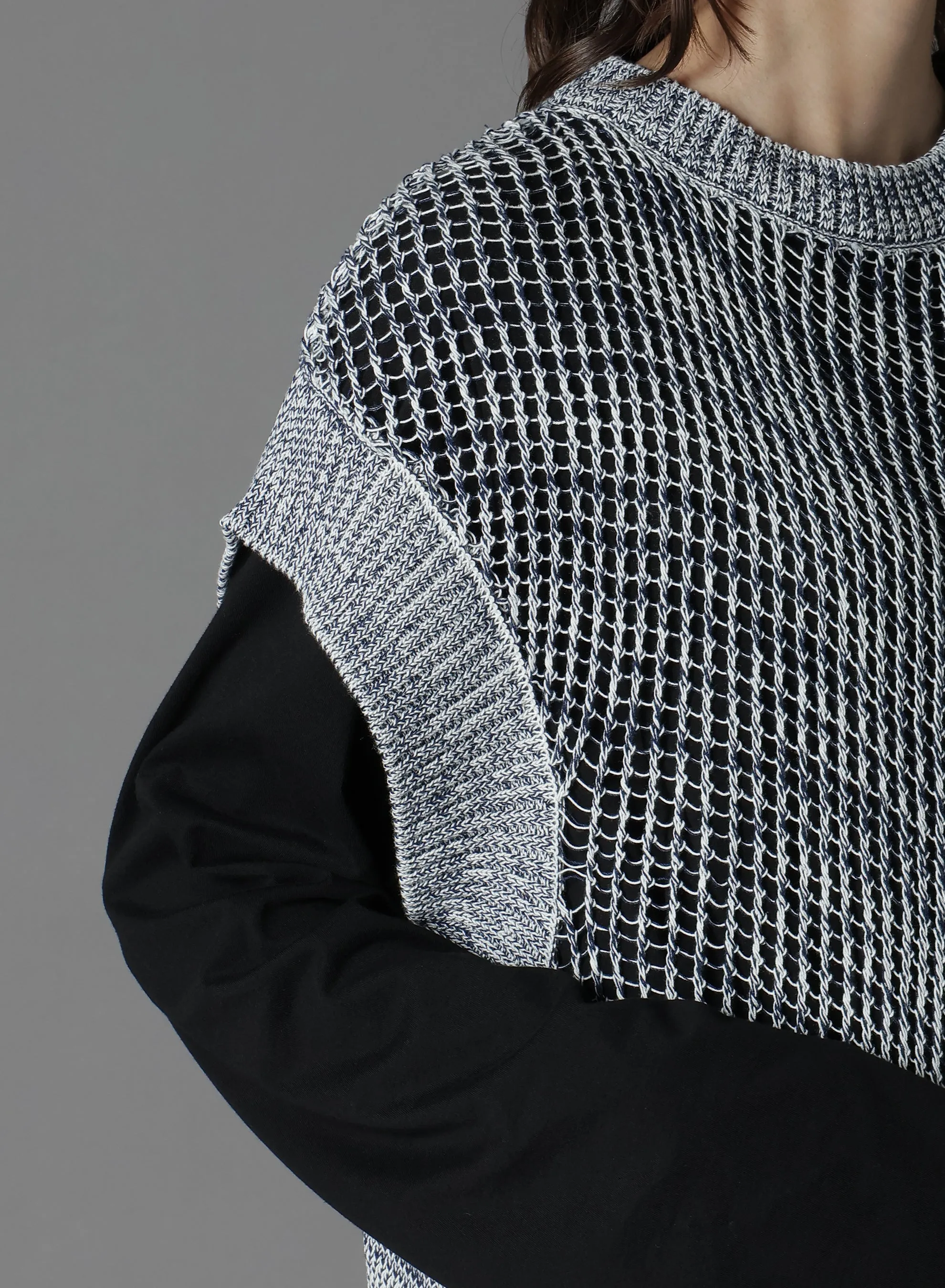 CODE YARN MESH LONG KNIT VEST