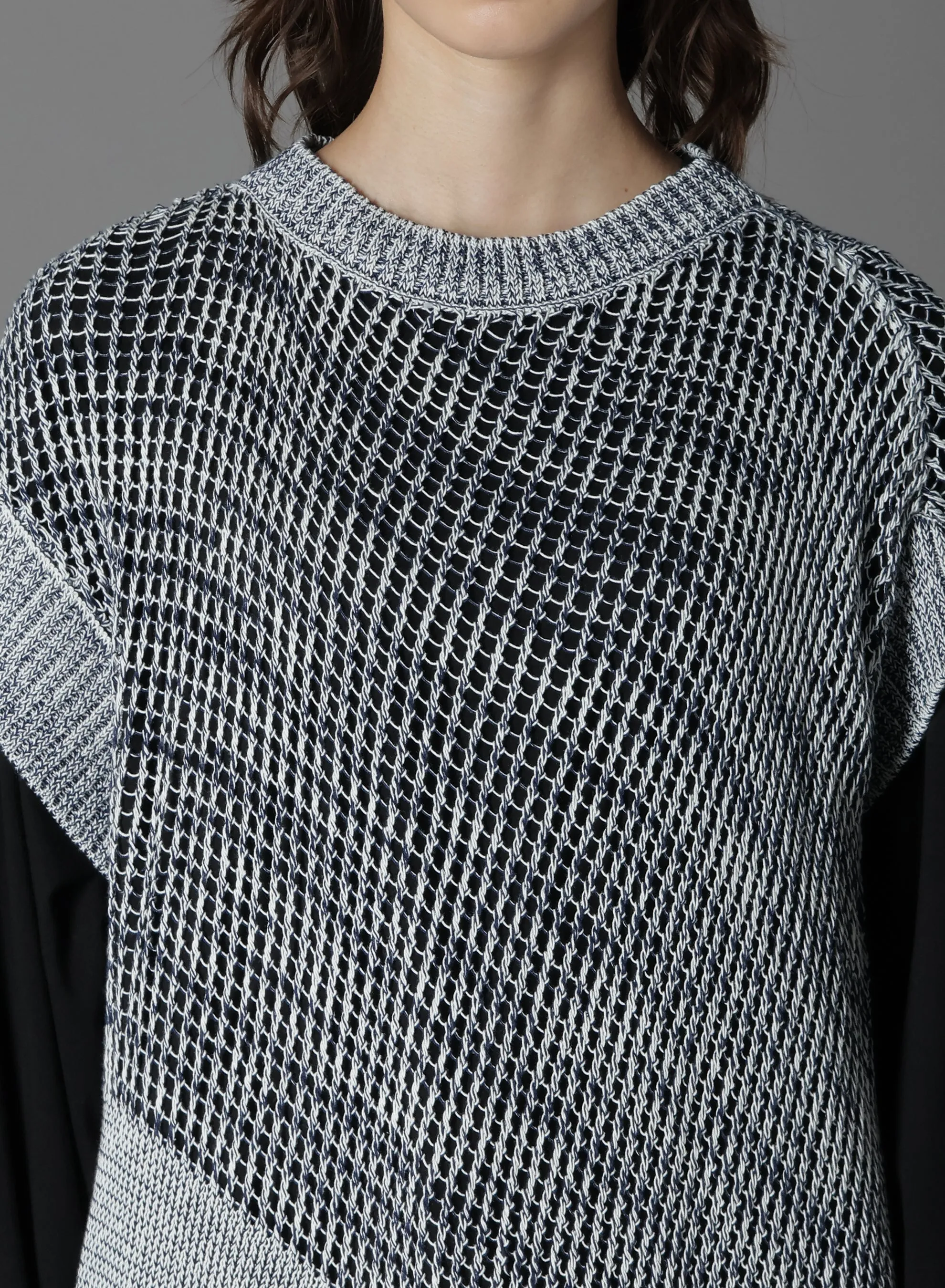 CODE YARN MESH LONG KNIT VEST